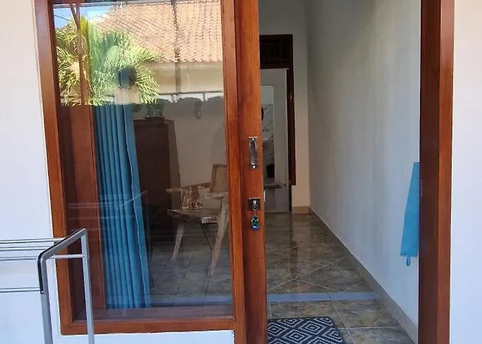 Fatinn's Surf Apartements Airsatang