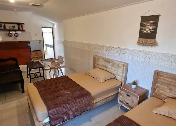Fatinn's Surf Apartements Airsatang
